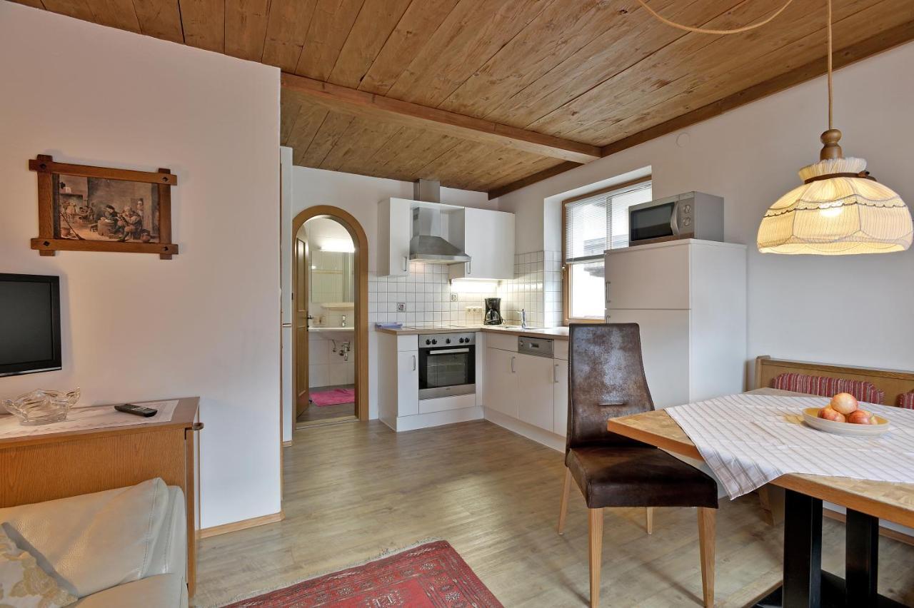 Ferienwohnungen Kircher Mayrhofen Room photo